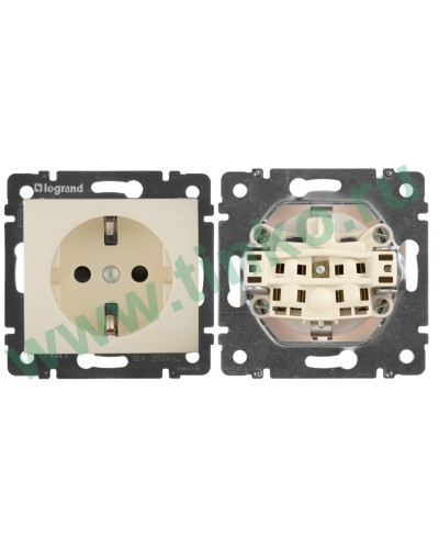 Розетка Valena 2К+3 с защитными шторками, на винтах 16А 250В, слоновая кость (774321). Розетка. LegranD в Сургуте